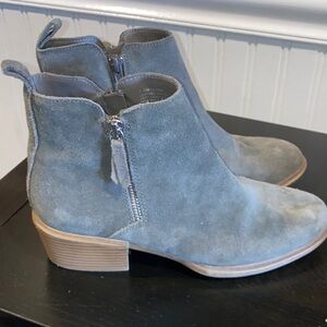 Kensie Light Gray Suede Side-Zip Ankle Booties